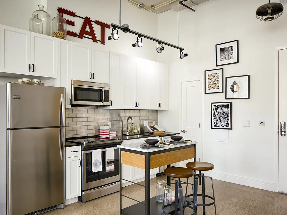 The Hecht Warehouse apartments community photo