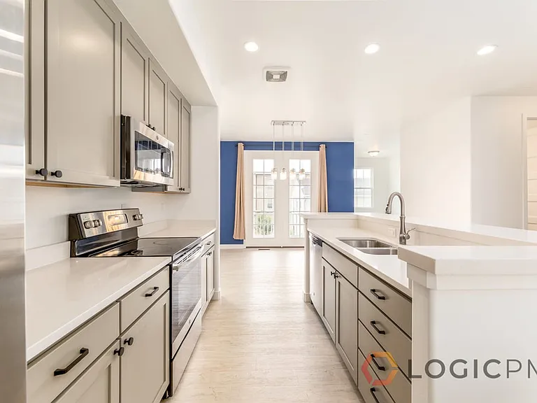 10592 S Redknife Dr — Photo 9