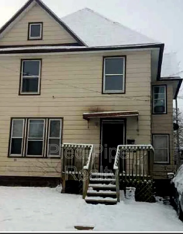 2 bed, 1.0 bath, 892 sqft, $1,200 — Photo 1