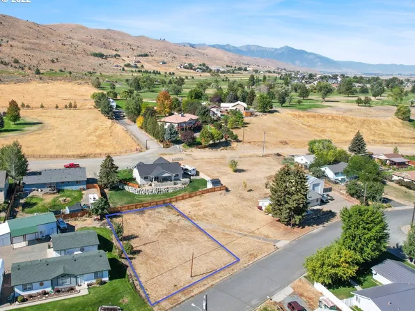 103 Foothill Dr, Baker City, OR 97814