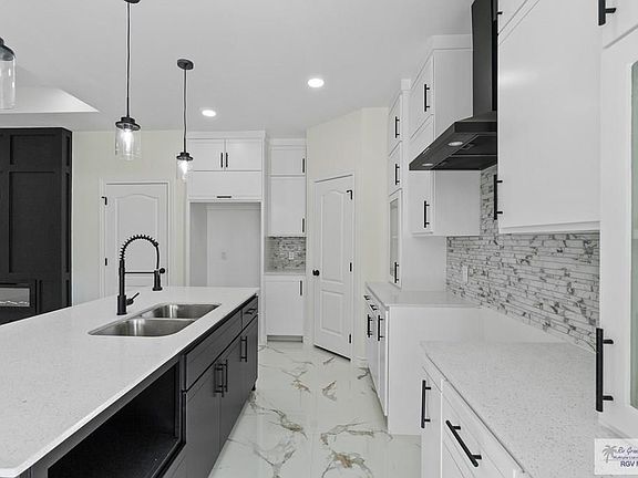 3rd image of 36 N Iowa