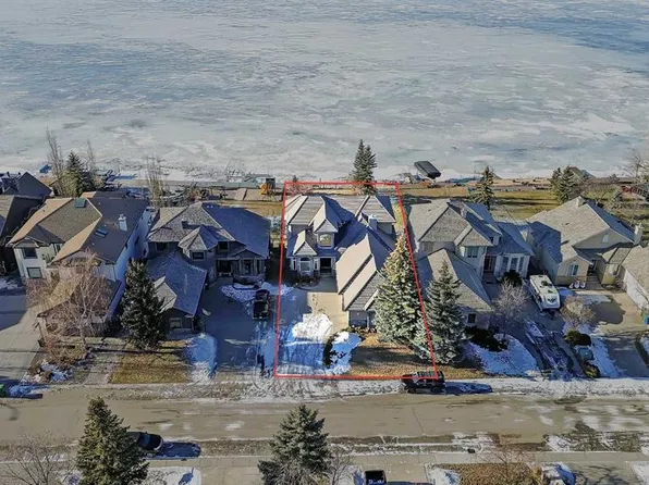 169 E Cove Rd, Chestermere, AB T1X 1E4