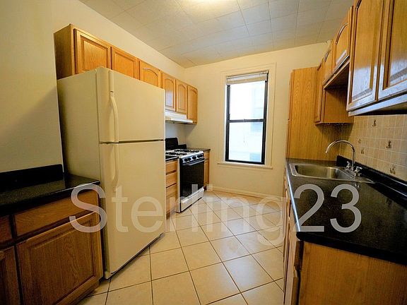 4th image of 3614 28th Ave APT 1R