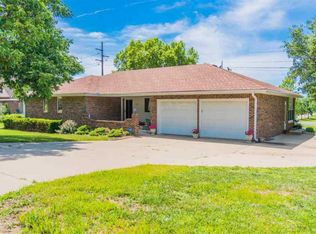 3127 SE 28th Ter, Topeka, KS 66605