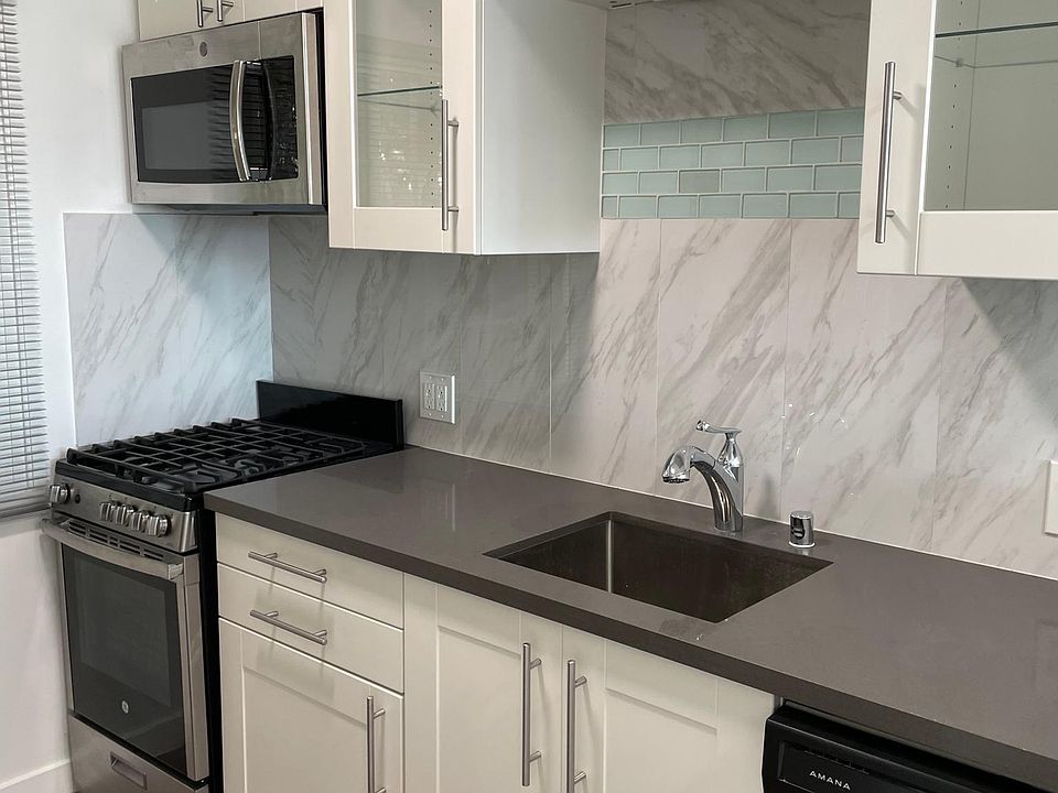 1st image of 1000 Palm Ave