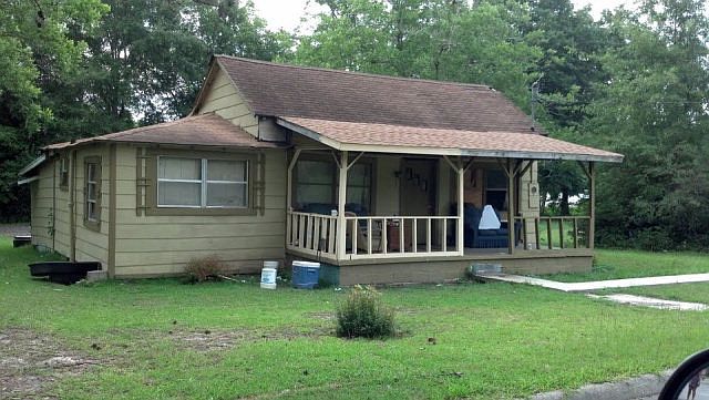 2nd image of 306 Batten St