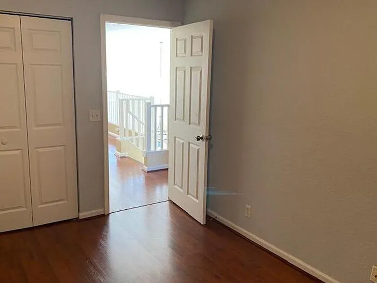 7705 Thornlee Dr — Photo 13