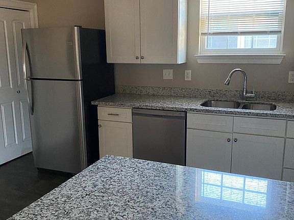 3rd image of 4104 Hollygrove St