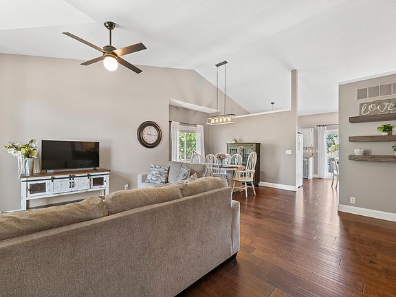 2nd image of 2524 N Button Bush Cir