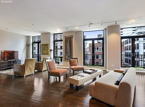 4th image of 6 N Michigan Ave #1903