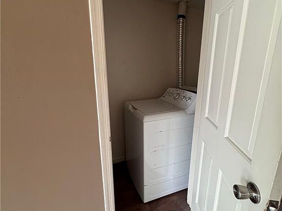 4th image of 1311 W Meadowview Rd APT C