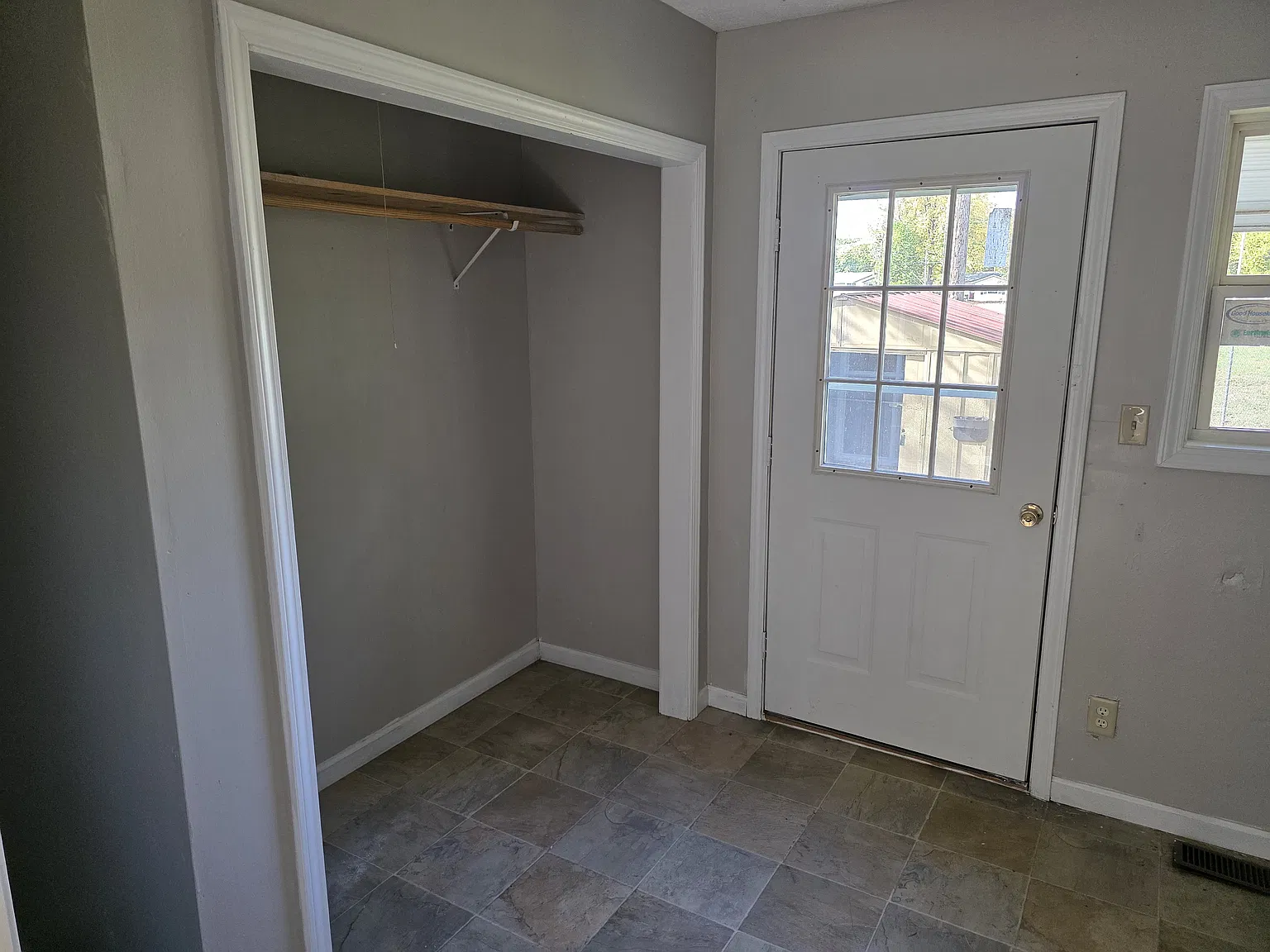 30 Orchard Dr — Photo 2