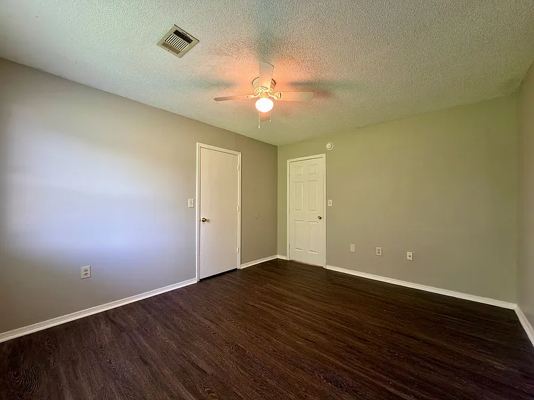 1307 N Arkansas Ave — Photo 9