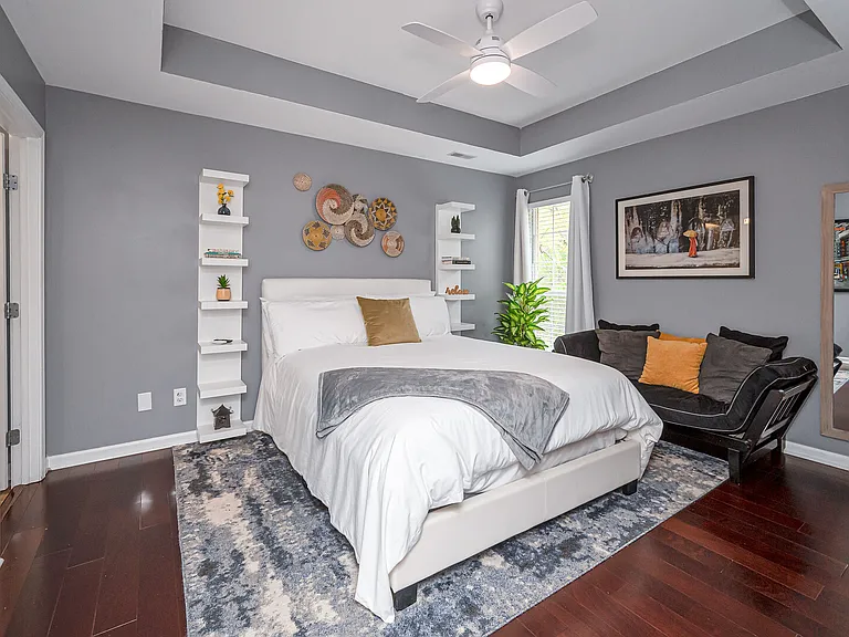 Willow Glenn Dr — Photo 16