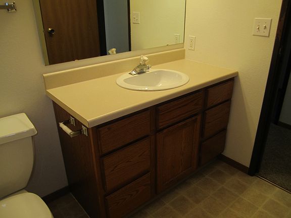 2nd image of 604 8th Ave S