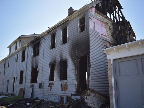3rd image of 74 Peck St