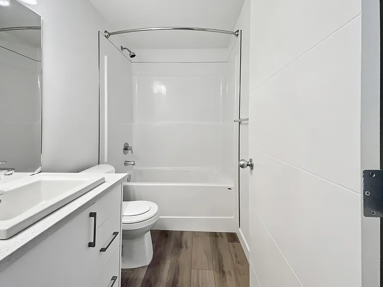 9 Spring Cres SW — Photo 12