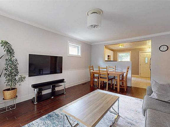 3rd image of 3054 Athol STREET
