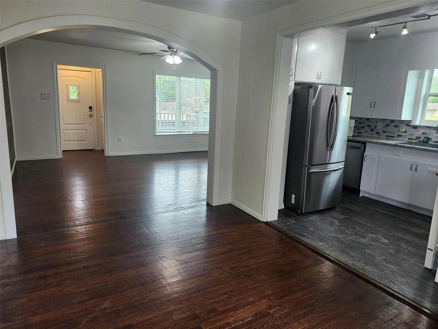 2 bed, 1.0 bath, 1123 sqft, $1,695 — Photo 4