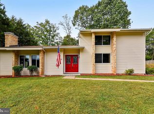 3 Homestead Rd, Sterling, VA 20164