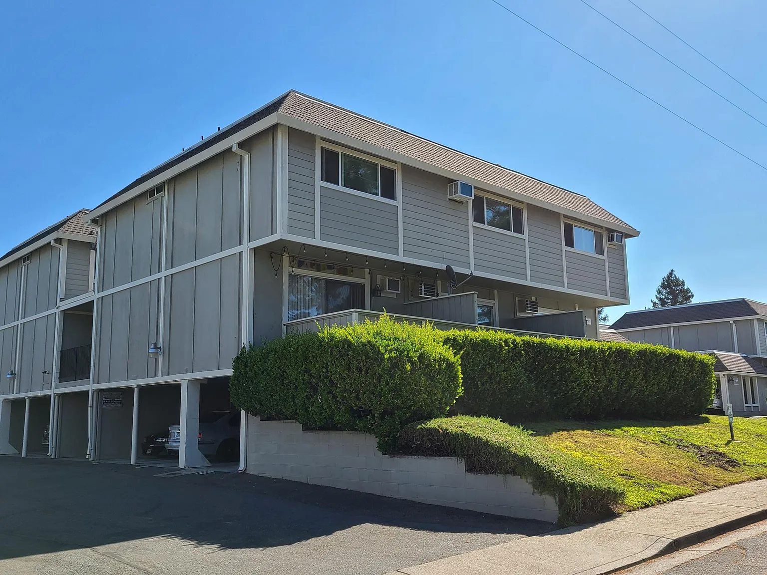 1993 Ascot Dr — Photo 1