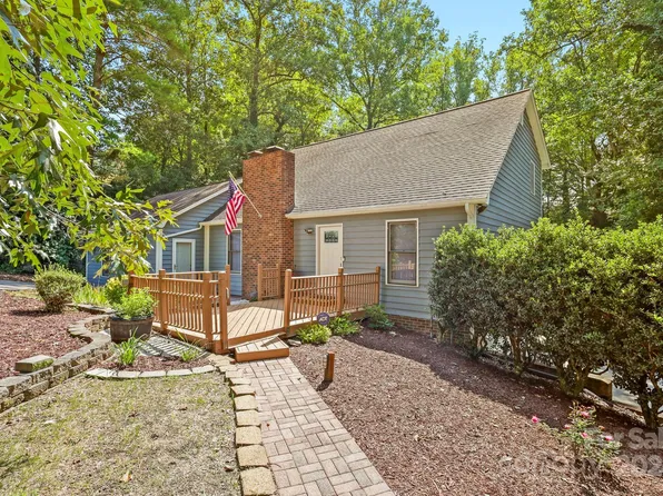 203 Elm Ave, Hudson, NC 28638