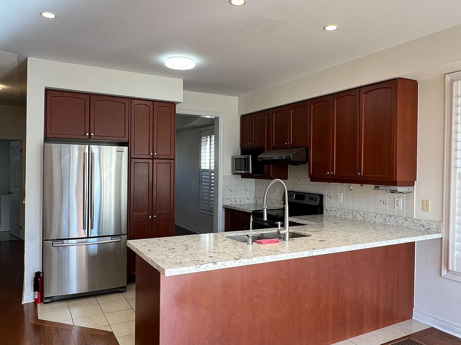 4 bed, $3,600 — Photo 2