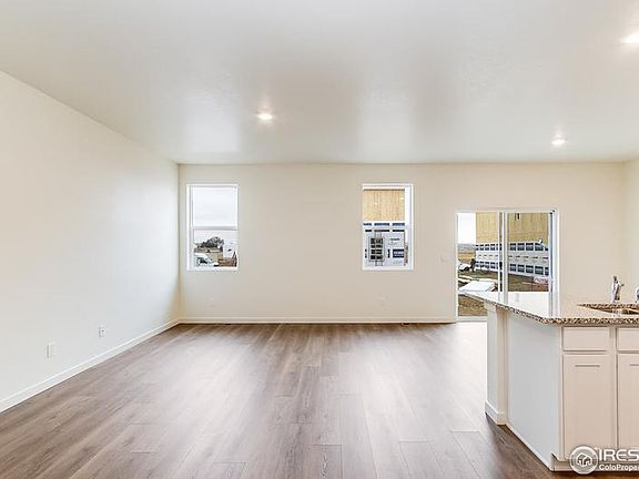 5th image of 6427 Globeflower St