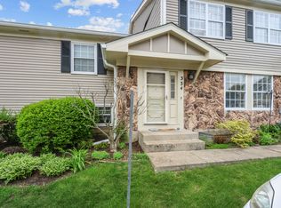 334 Plumwood Ln, Vernon Hills, IL 60061