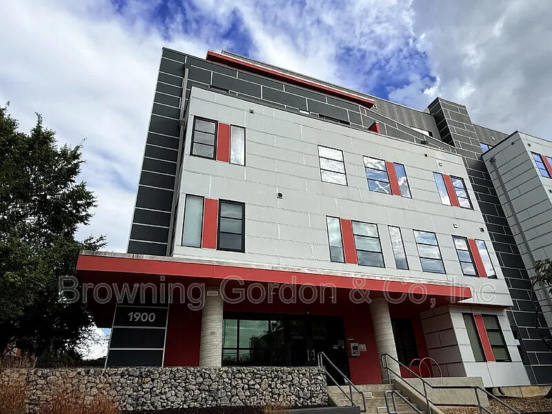 1 bed, 1.0 bath, 756 sqft, $1,700 — Photo 1