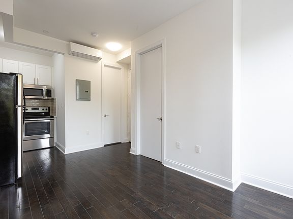 2nd image of 114 Bushwick Ave #4