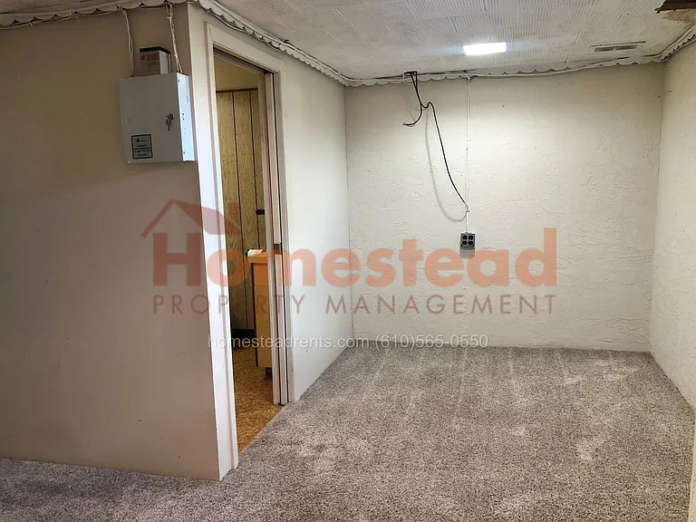 288 N Oak Ave — Photo 17