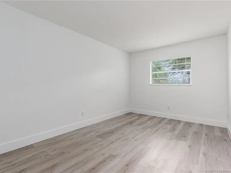 660 SW Bryant Ave #10 — Photo 8