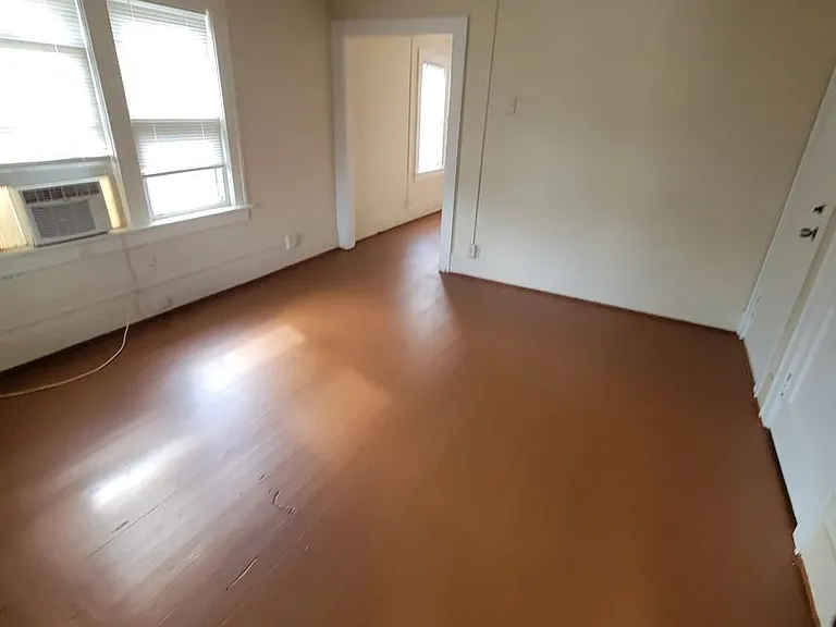 212 S Oleander Ave — Photo 4