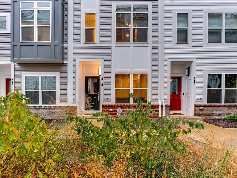 215 Wesley Brown Ln — Photo 4