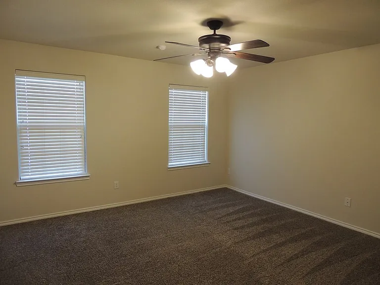 5706 Champions Dr — Photo 12