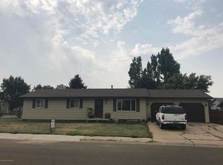 425 Ruby St, Dickinson, ND 58601