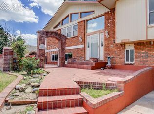 2814 Country Club Cir, Colorado Springs, CO 80909