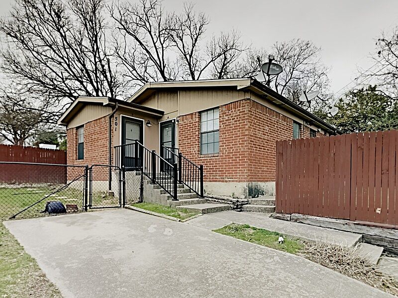 1st image of 501 Byron St APT B