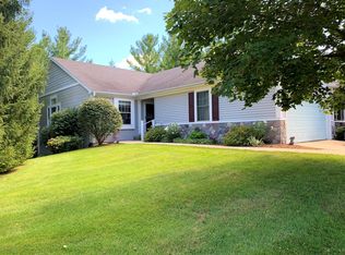 6360 Highland Ridge Dr, East Lansing, MI 48823