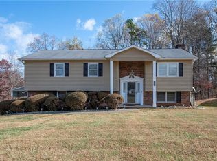 1316 Woodlyn St, Kernersville, NC 27284
