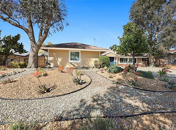 4th image of 271 W Radcliffe Dr