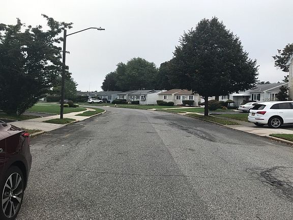 5th image of 54 Helen Ave