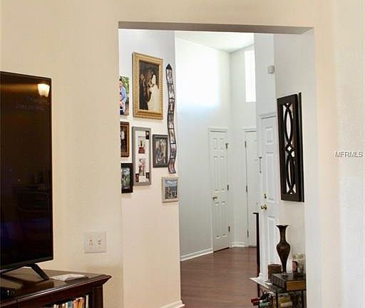 5th image of 510 Silver Palms Cir