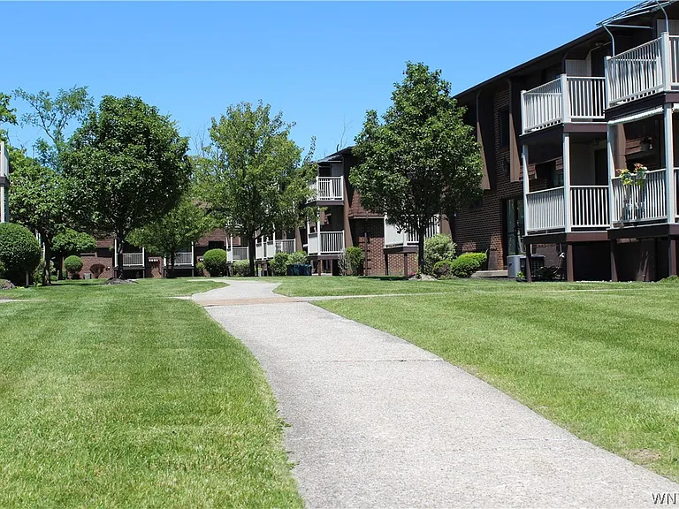 3948 Ridge Lea Rd #D — Photo 3