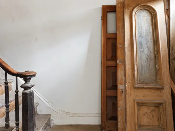 738 Lafayette Avenue image 4 of 11