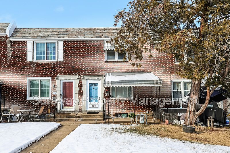 1st image of 259 W Wyncliffe Ave