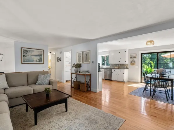 23 Inland Rd, Marion, MA 02738