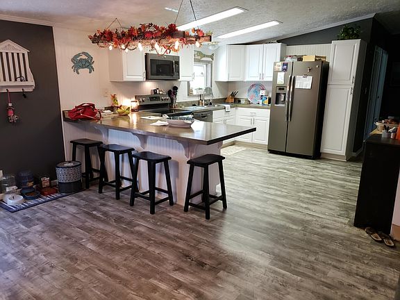 3rd image of 1057 Huntington Heights Ct