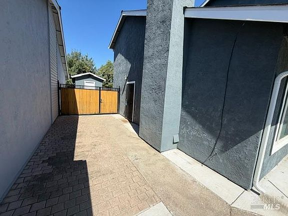 4th image of 130 Vail Court